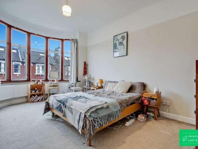 House for sale in Colney Hatch, Greater London