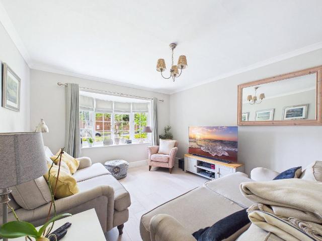 House for sale in Batchworth, Hertfordshire