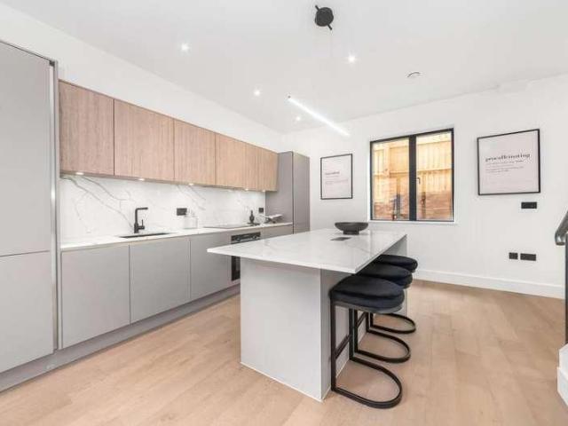 House for sale in London Borough of Croydon, Upper Norwood