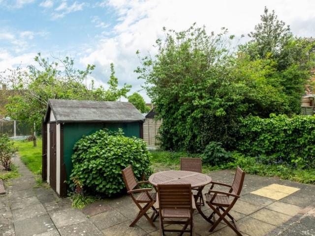 House for sale in Elmfield, Leicestershire