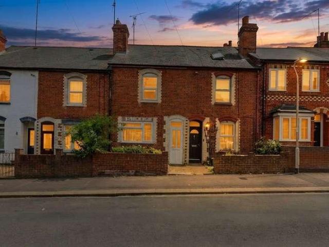 House for sale in Dee Park, Reading