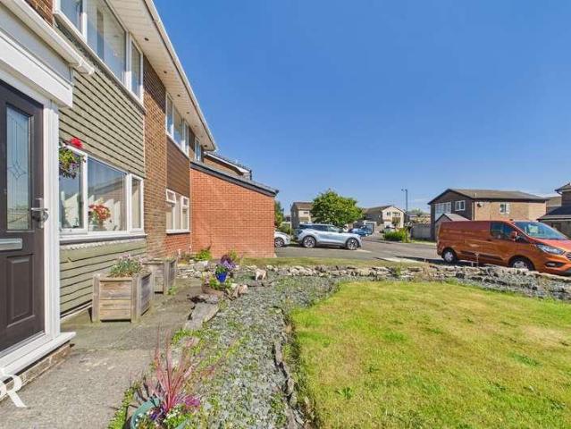 House for sale in Charlesworth, East Midlands
