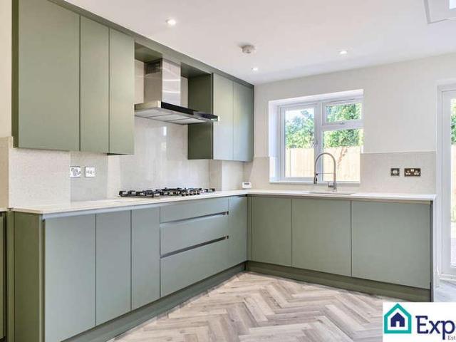 House for sale in London Borough of Croydon, Selhurst
