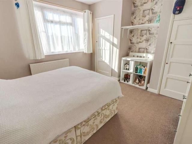 House for sale in The Triangle, Reading