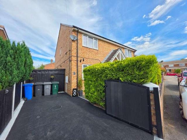 House for sale in Darfield, South Yorkshire