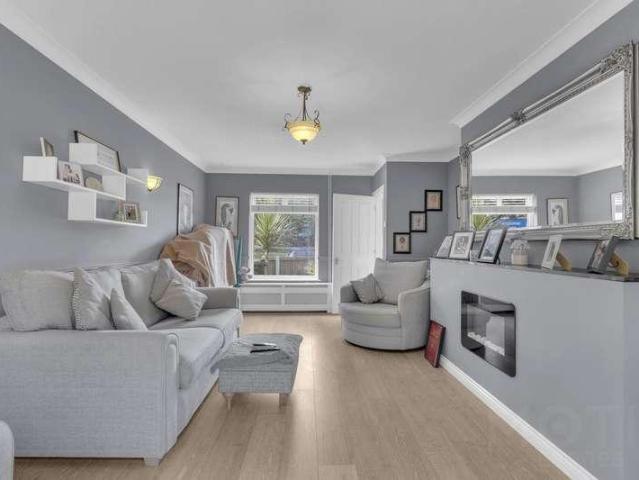 House for sale in Folkestone, Foord