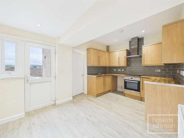 House for sale in Treharris