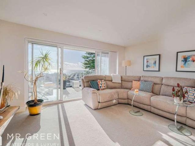 House for sale in Pokesdown, Bournemouth