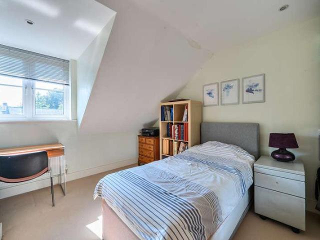 House for sale in Pachesham Park, Surrey