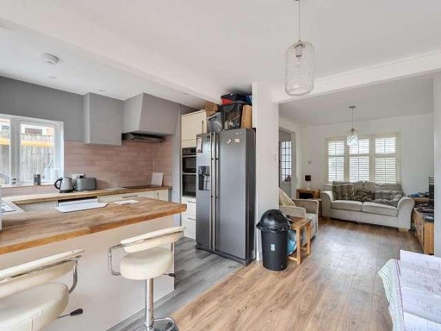 House for sale in Burgh Heath, Reigate and Banstead