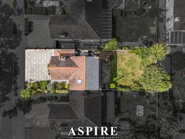 House for sale in Alton Barnes, Essex
