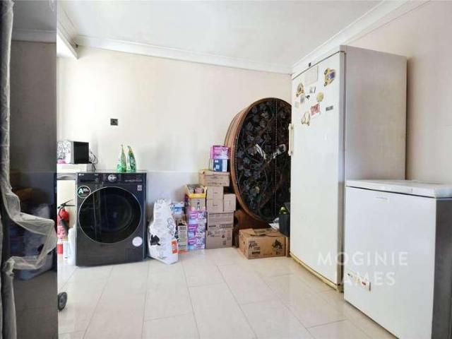 House for sale in Plasnewydd, Falcon Lodge