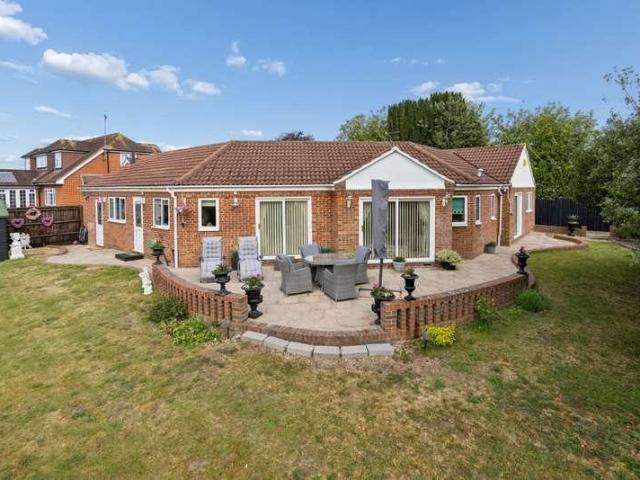 House for sale in Wexham, George Green
