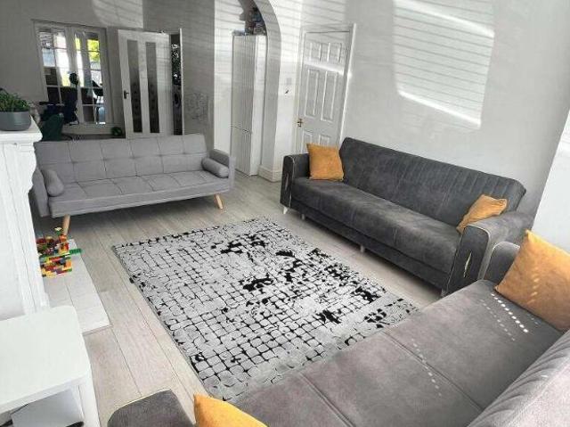 House for sale in Hackbridge, Greater London