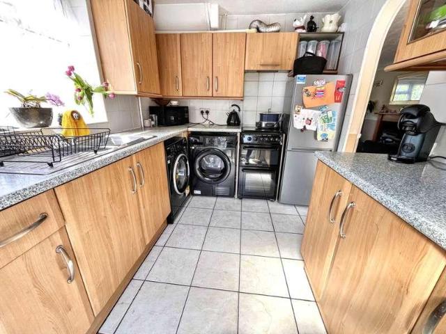 House for sale in Holdenhurst, Bournemouth