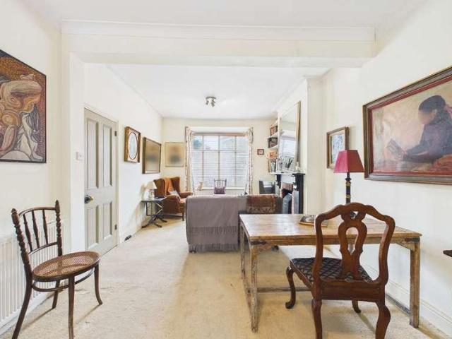 House for sale in Upton, Acol