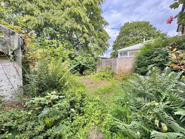 House for sale in Balls Hill, Hill Top