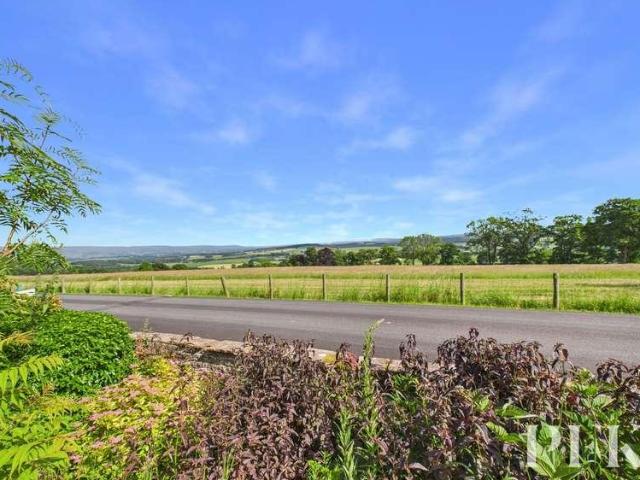 House for sale in Fell Lane