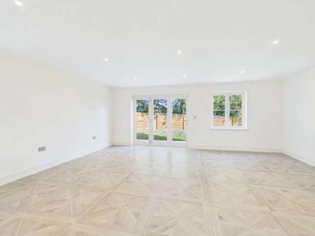 House for sale in Warfield, Newell Green