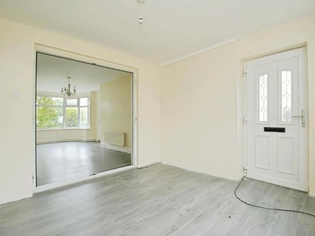 House for sale in Farsley, West Yorkshire