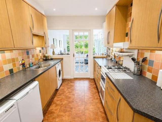 House for sale in Mill Hill, Greater London