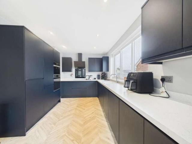 House for sale in Sproatley
