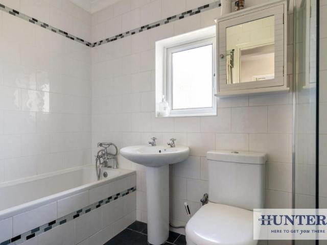 House for sale in Rufford Park, Yeadon