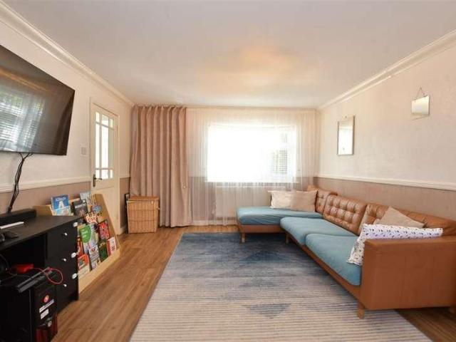 House for sale in Lee Chapel, Essex