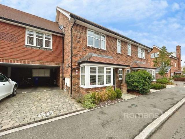 House for sale in Fleet, Hart