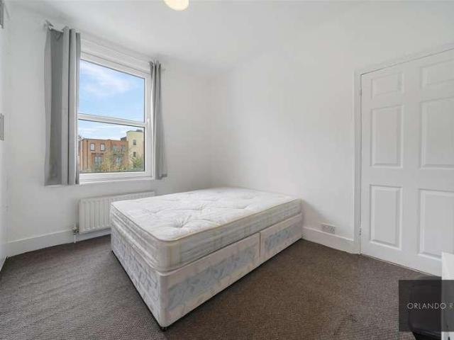 House for sale in Furzedown, Greater London