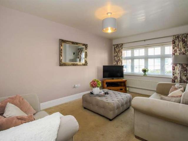 House for sale in Newton Hill, Wakefield
