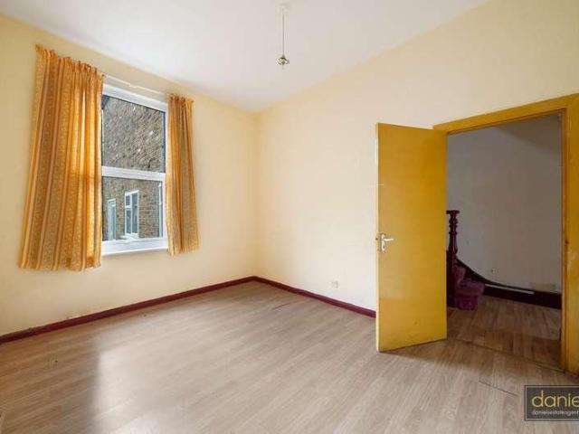 House for sale in Harlesden, Greater London