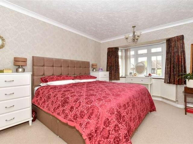 House for sale in Navestock Side, Essex