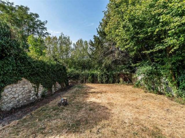 House for sale in Oxted, Hillview
