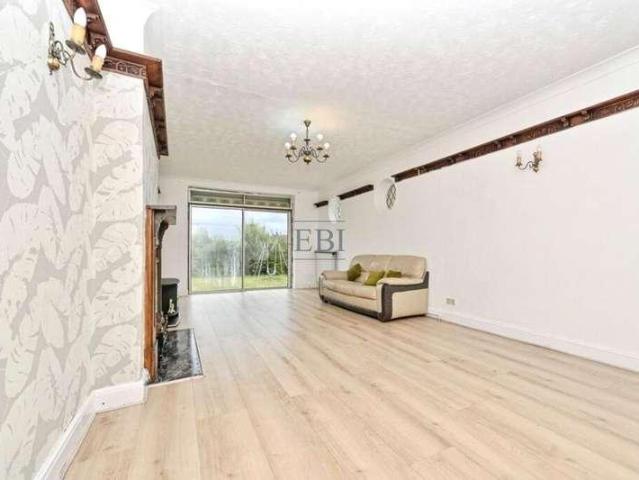 House for sale in Warden Hill, Luton