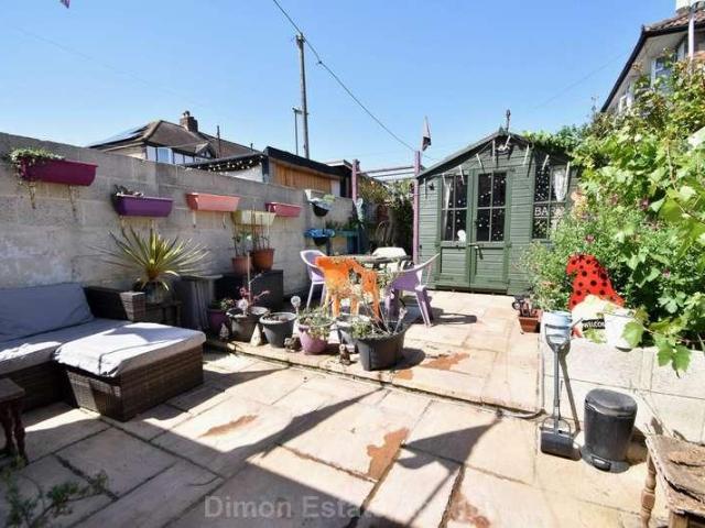 House for sale in Middlecroft, Hampshire