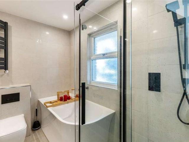 House for sale in Clapham, Greater London