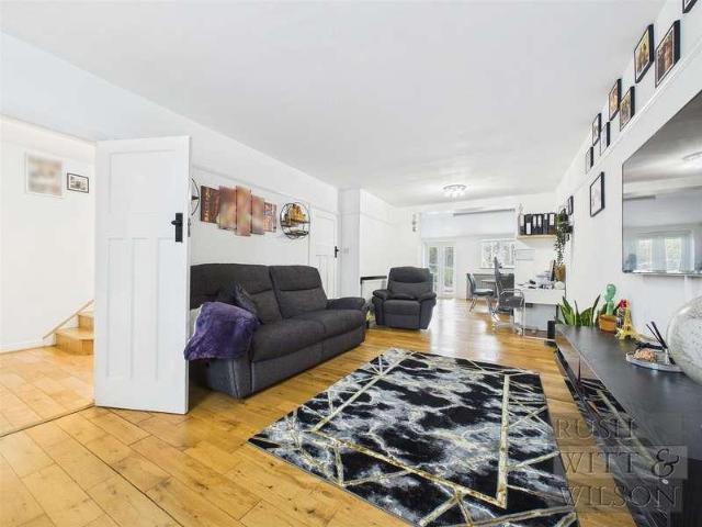 House for sale in Heathlands, East Sussex