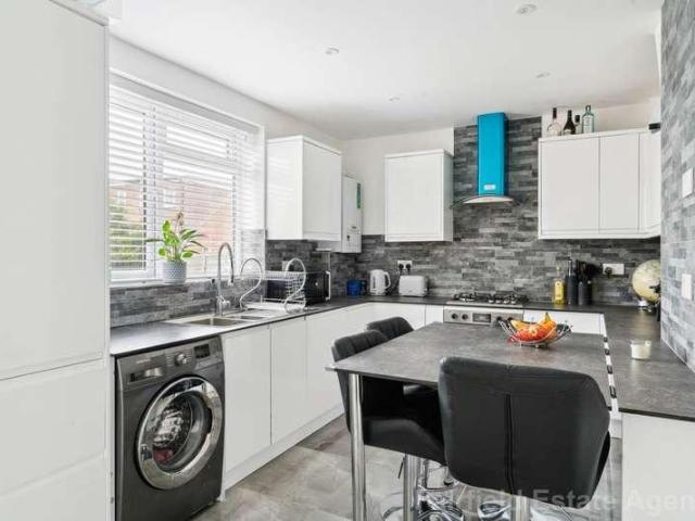 House for sale in South Oxhey, Batchworth