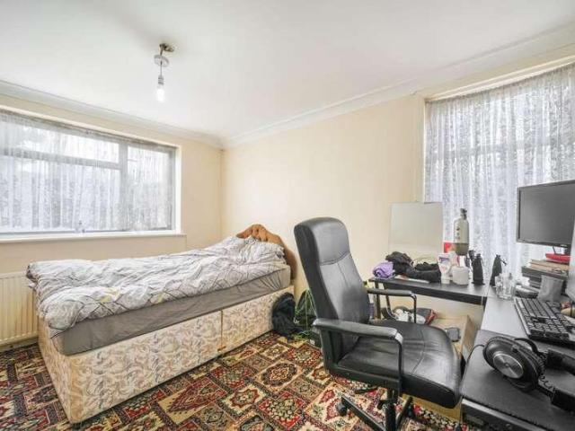 House for sale in E13, London