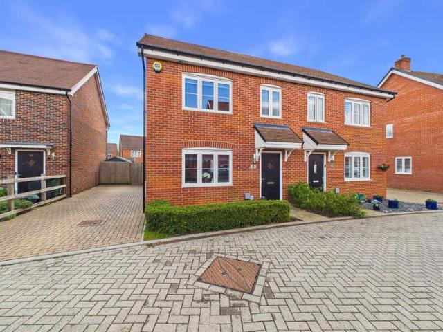 House for sale in Curbridge, Hampshire