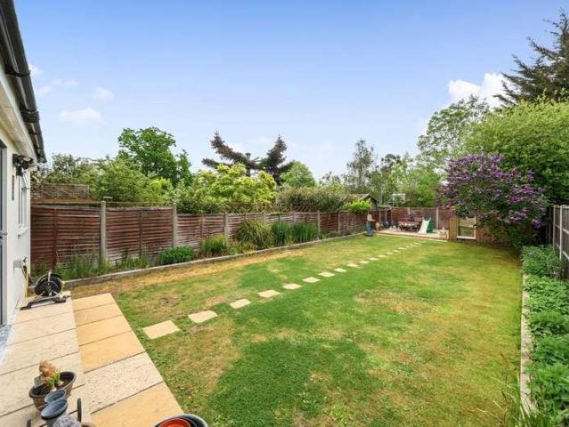House for sale in Hatch End, Greater London