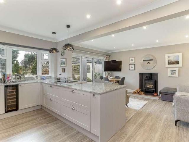 House for sale in Bramhope, West Yorkshire