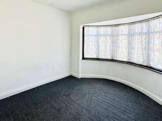 House for sale in London Borough of Ealing, Greenford
