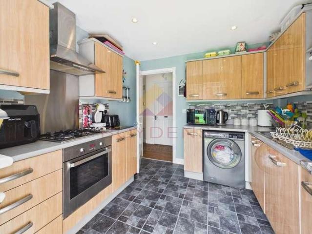 House for sale in Chipping Hill, Essex