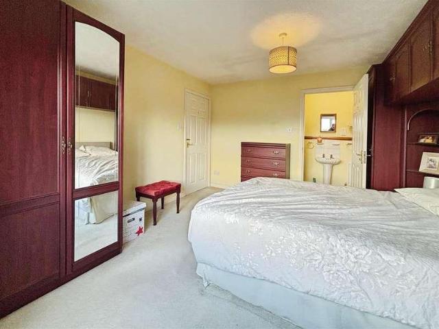 House for sale in Slack Side, Bradford