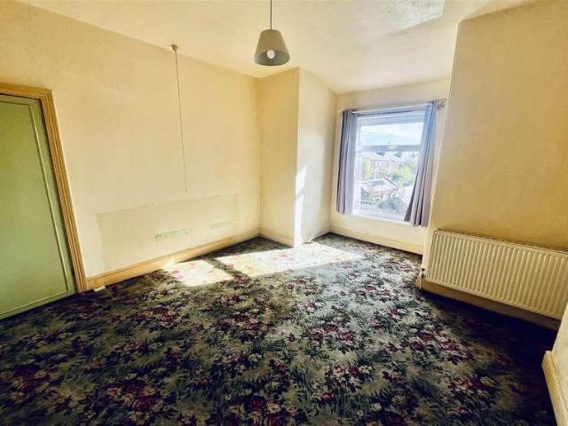 House for sale in Huddersfield, Kirklees