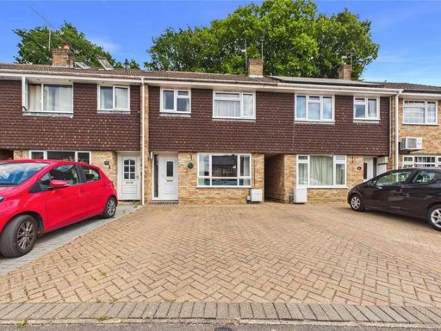 House for sale in Heol-las, Surrey