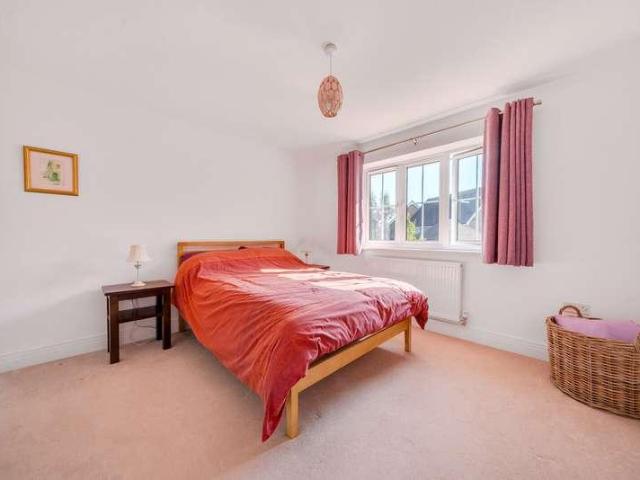 House for sale in Fole, Surrey