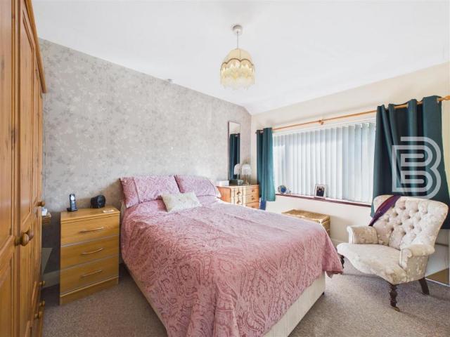 House for sale in Overslade, New Bilton